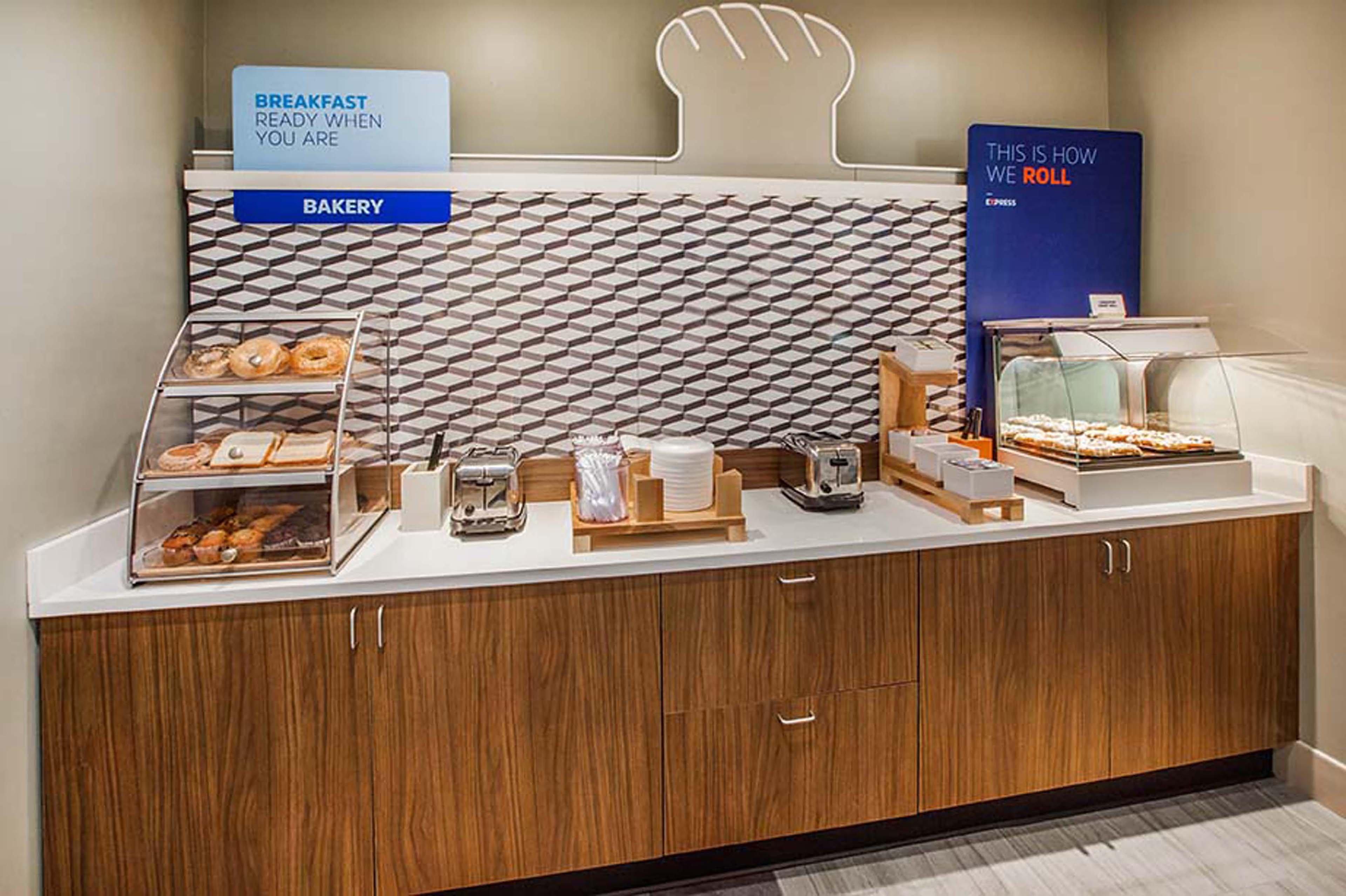 Holiday Inn Express Frisco Legacy Park Area, An Ihg Hotel Extérieur photo